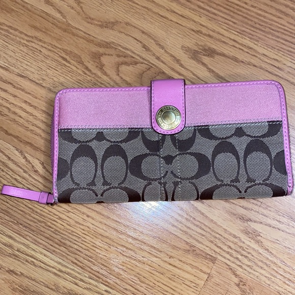 Vintage Y2K Pink Coach Purse and Matching Wallet - Picture 11 of 16